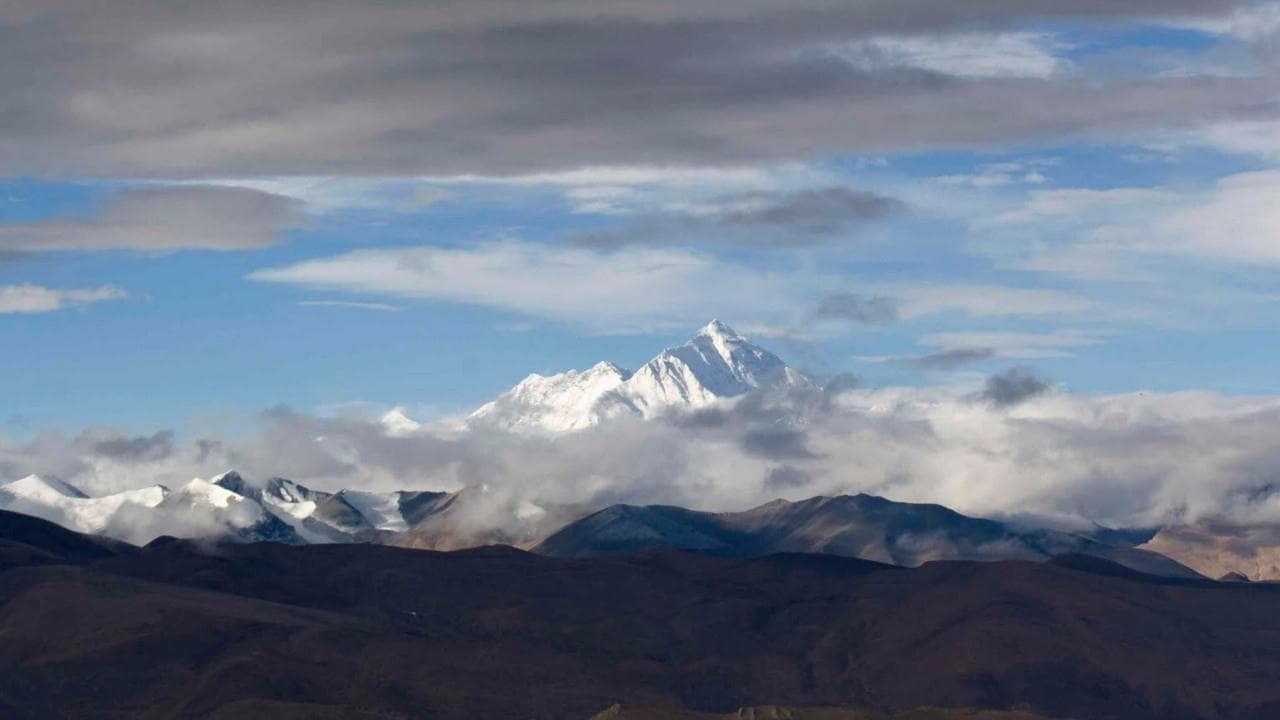 Into Thin Air: Death on Everest backdrop