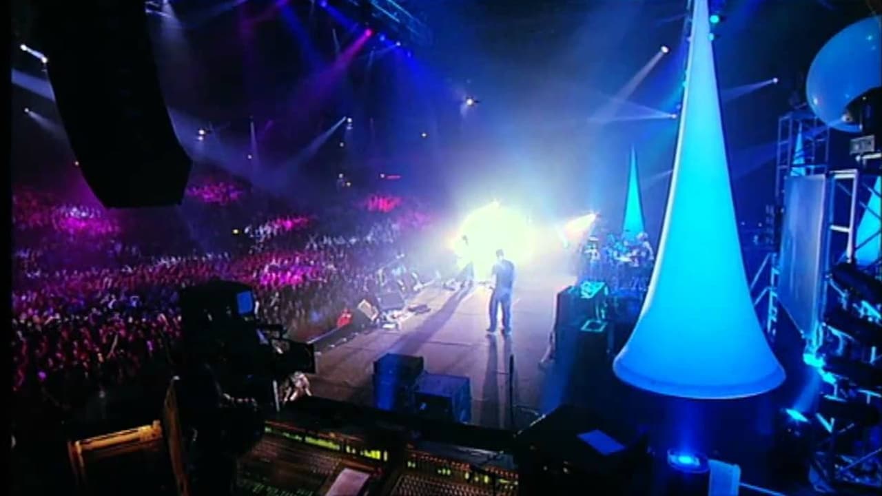 Muse: Hullabaloo - Live At Le Zenith - Paris backdrop