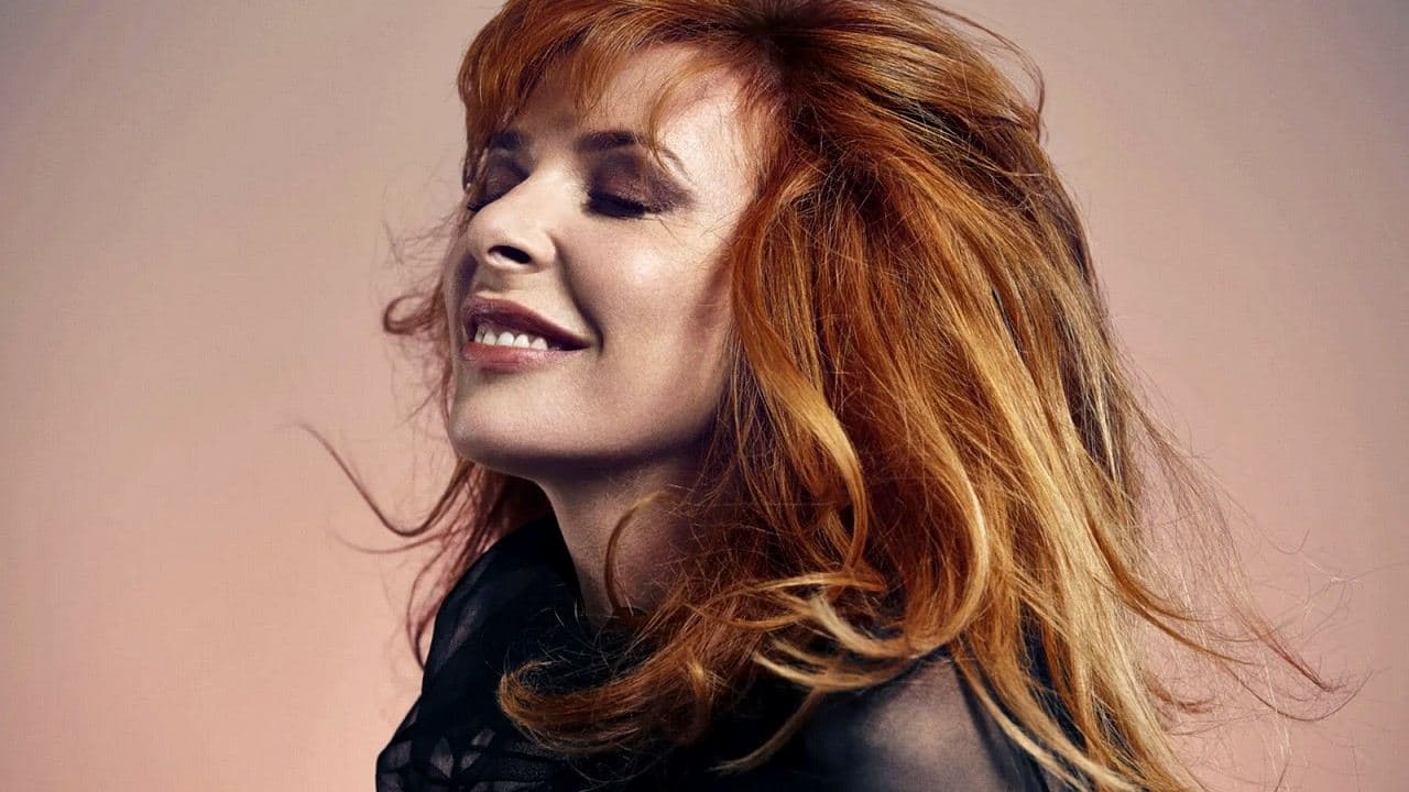 Mylène Farmer : sur les pas d'une icône backdrop