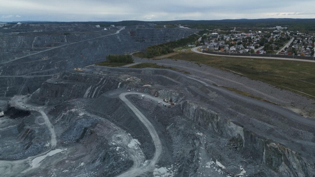 Malartic backdrop