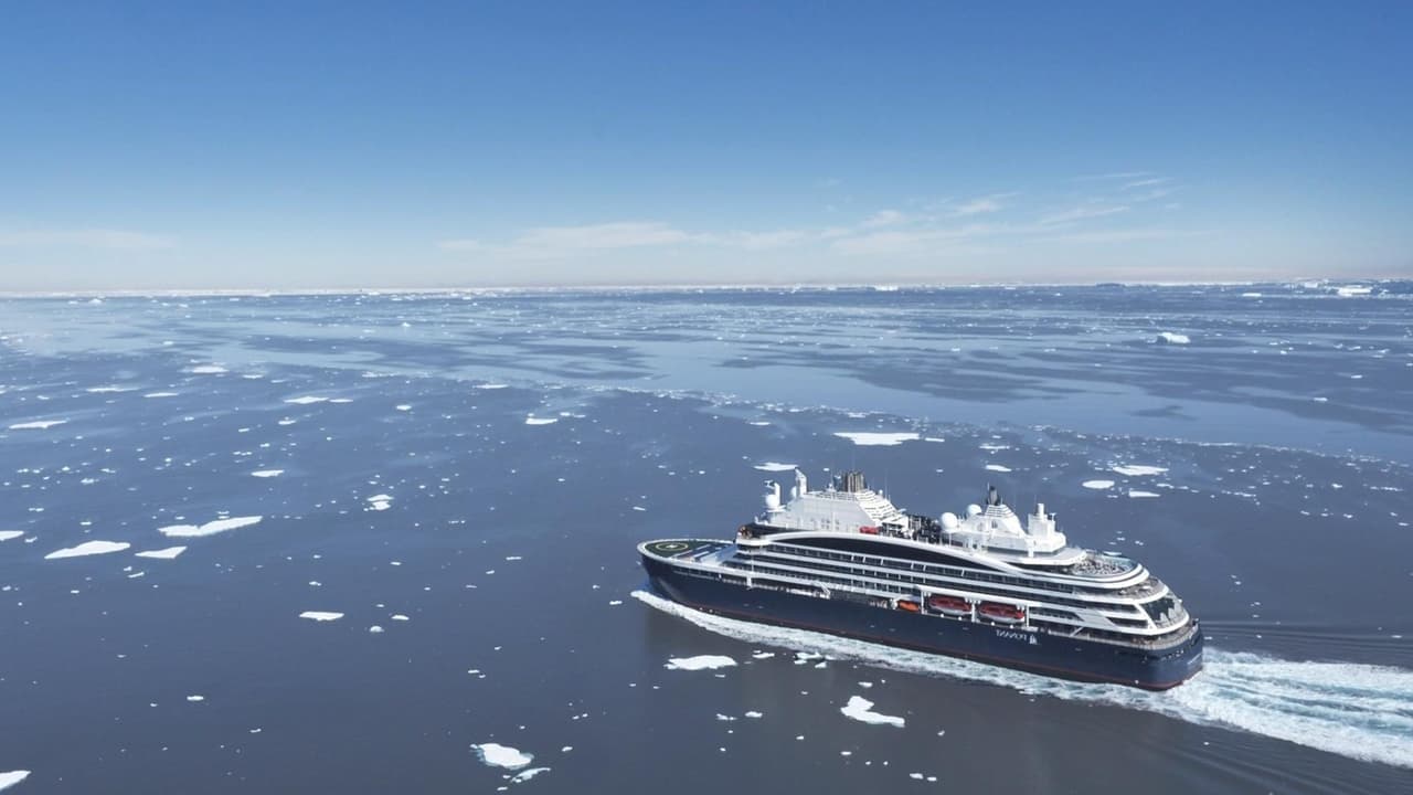 Le Commandant Charcot, croisière hi-tech dans les glaces backdrop