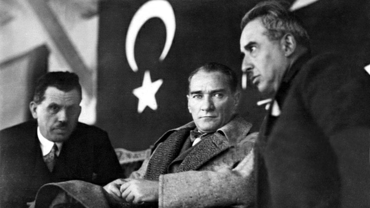 Atatürk, père de la Turquie moderne backdrop