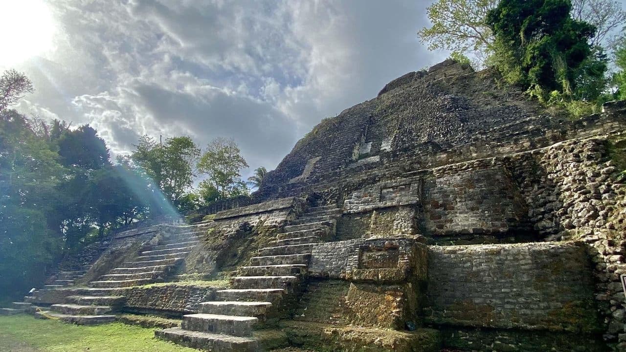 Fall Of The Maya Kings backdrop