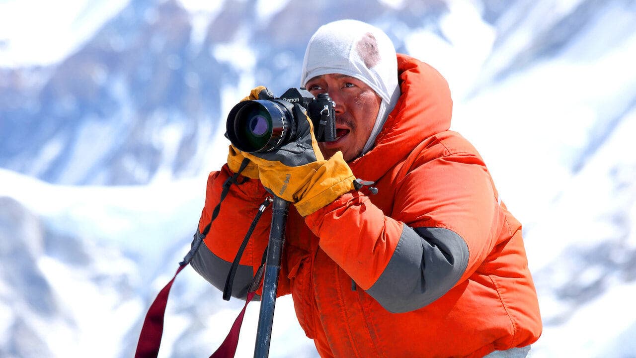 Everest: The Summit of the Gods backdrop